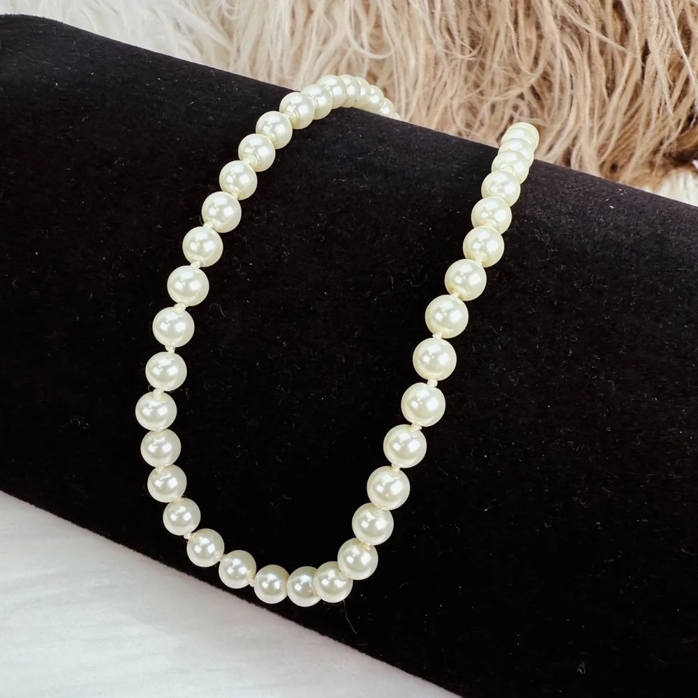 Vintage small knotted in between pearl necklace